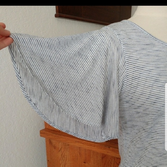 Black & White Striped Flowy Short Sleeve Top - Picture 8 of 9